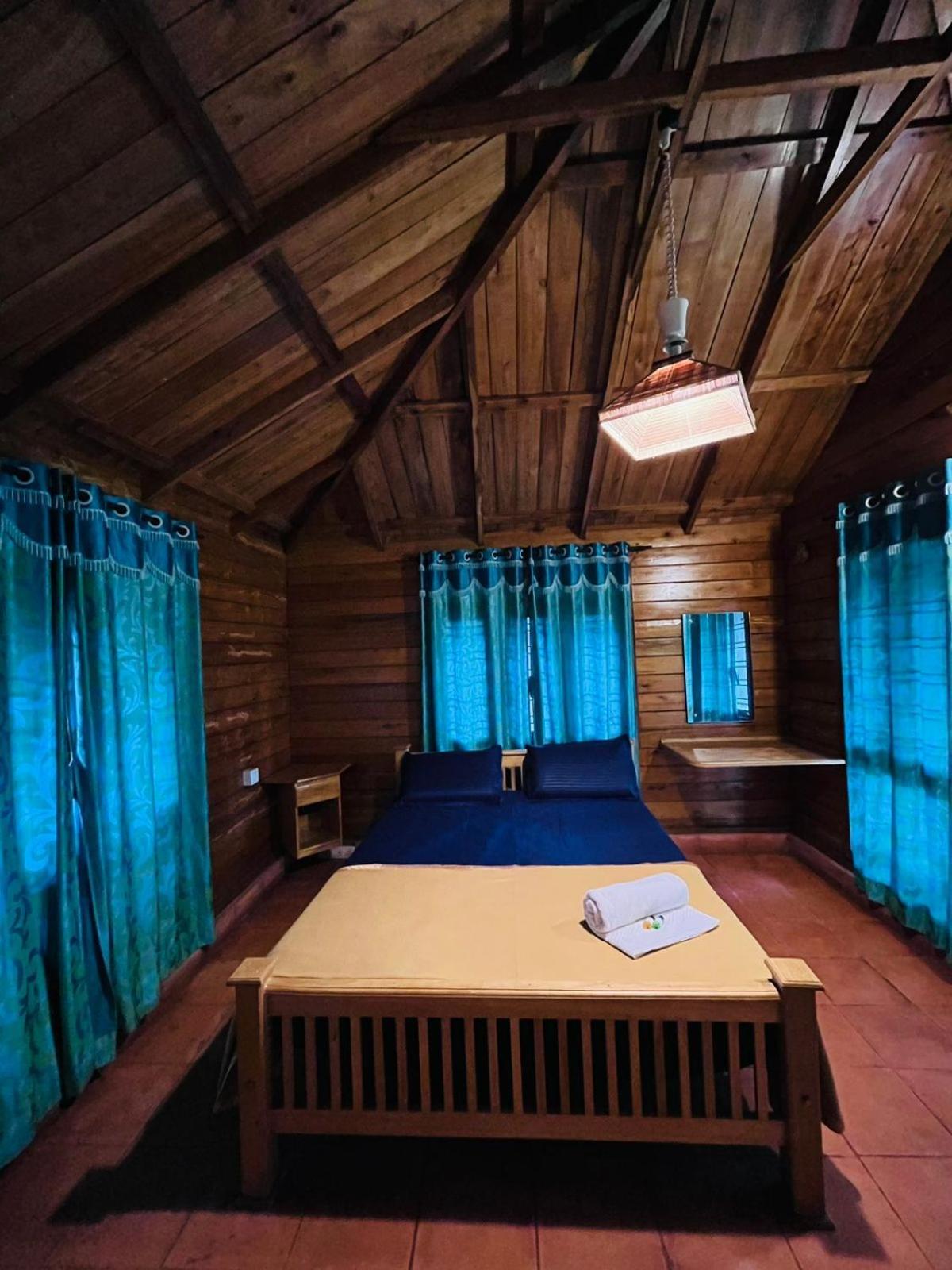 Royal Wooden Villa Манантавади Экстерьер фото
