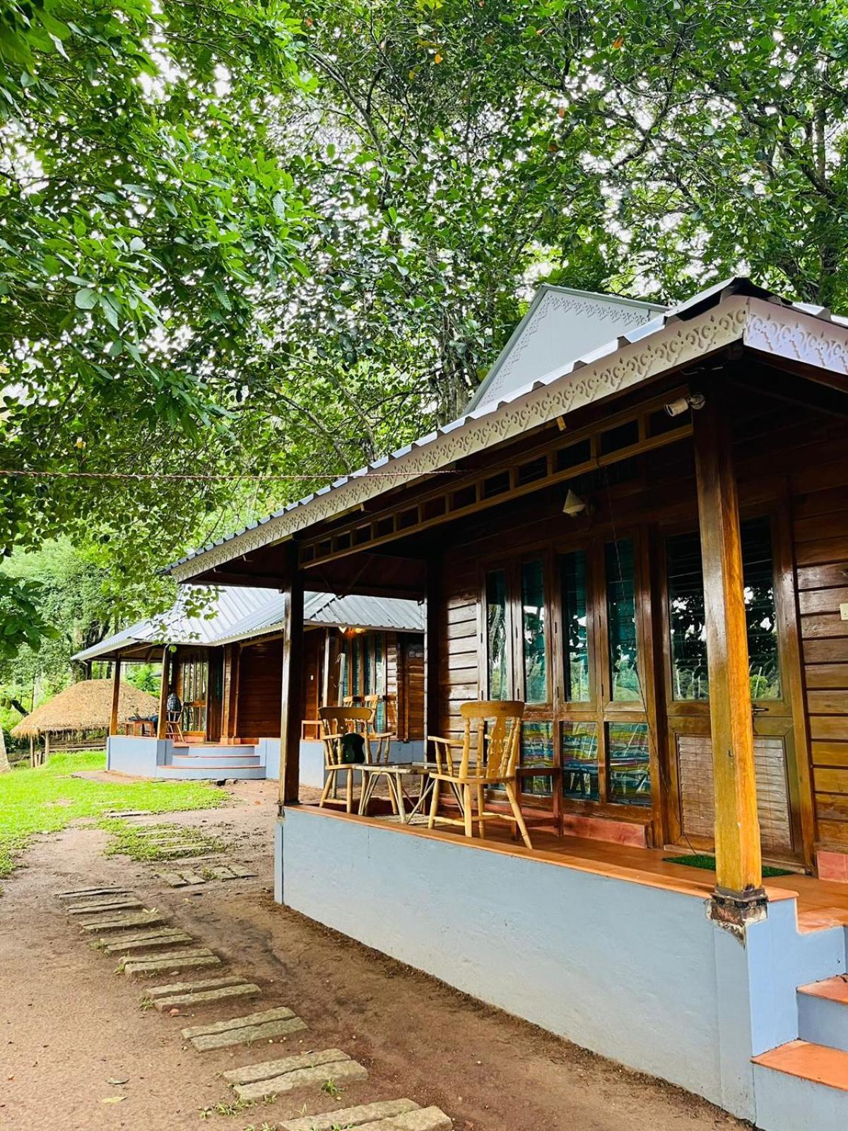 Royal Wooden Villa Манантавади Экстерьер фото